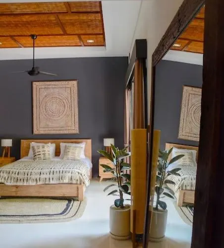 Air Svarga - Luxe Designer Villa Canggu (Bali)